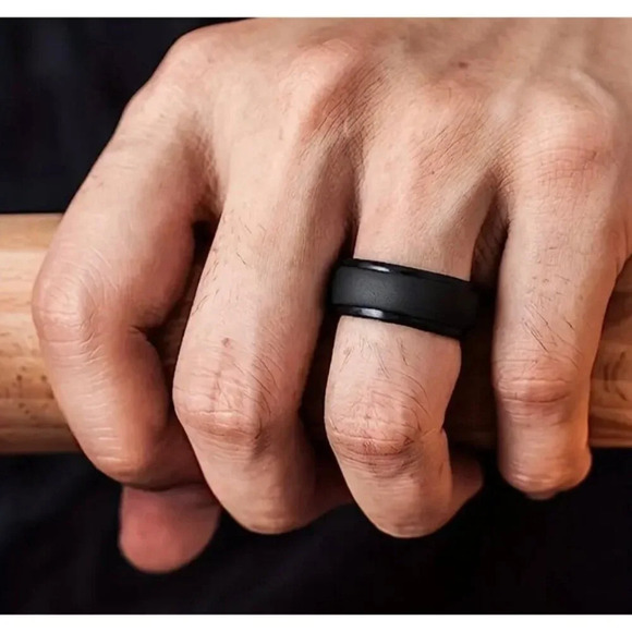 Black Stainless Steel Ring Size 9 - Picture 1 of 3
